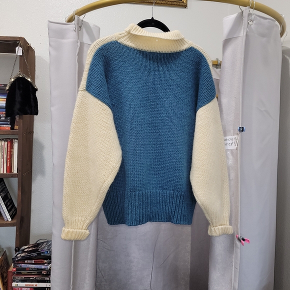 Esprit Cream and Blue Wool Sweater - Picture 5 of 6